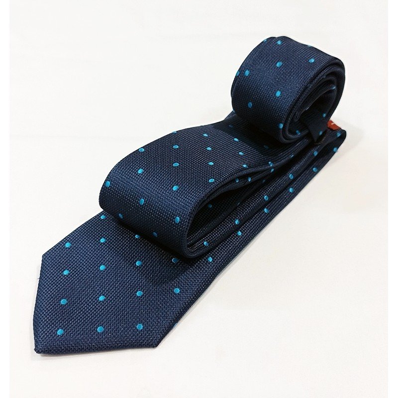 Corbata con lunares